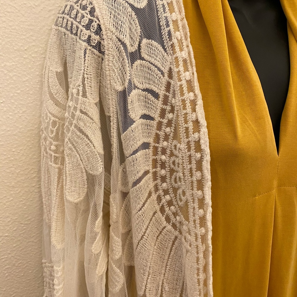 Women’s ivory Lace kimono